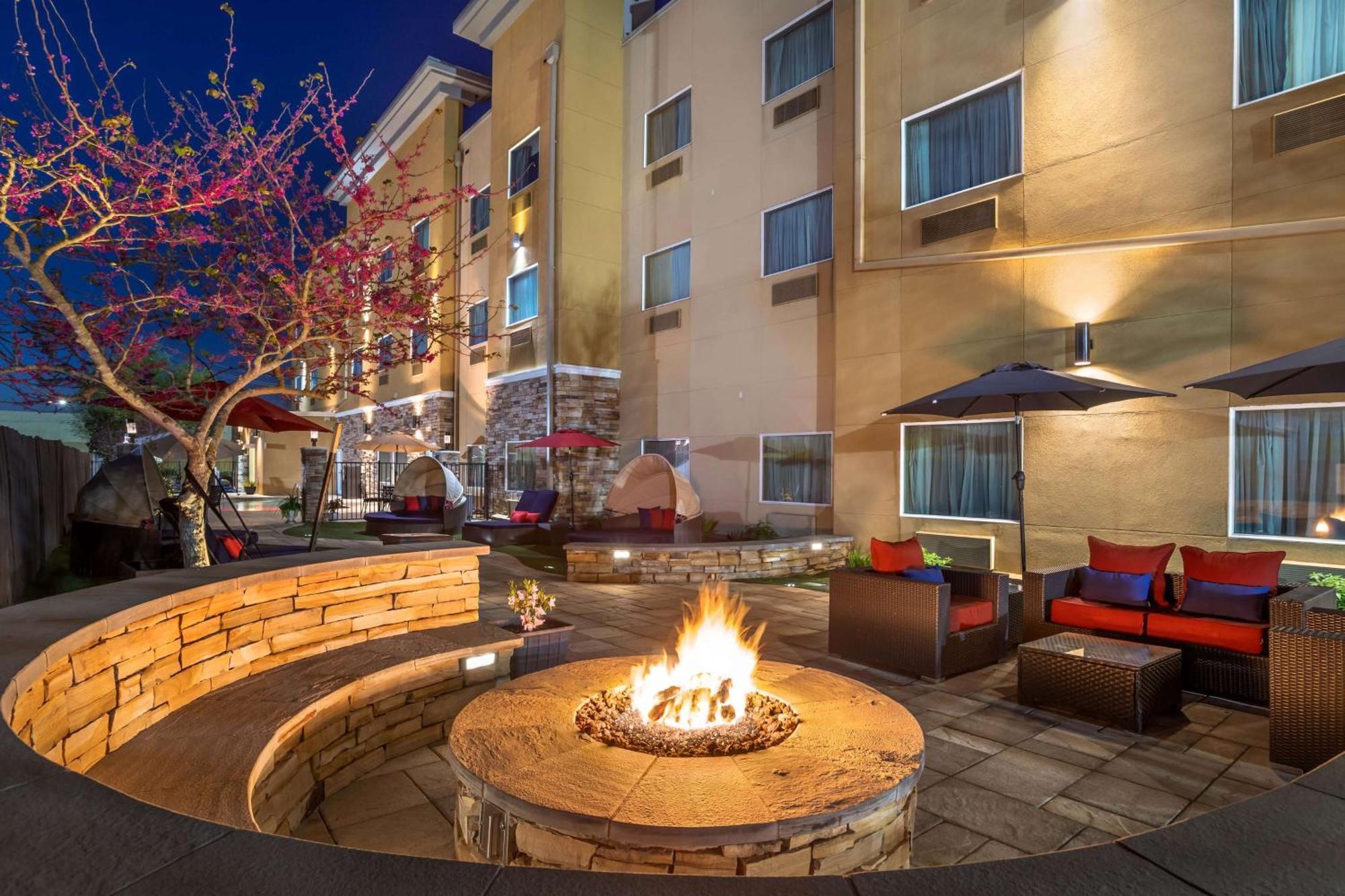 Best Western Plus Lake Jackson Inn & Suites Zewnętrze zdjęcie